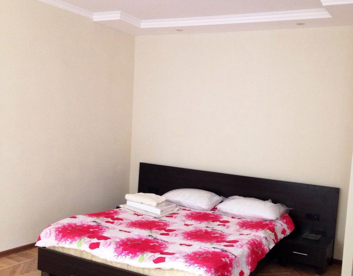 Yerevan Center Studio Apartment Buitenkant foto